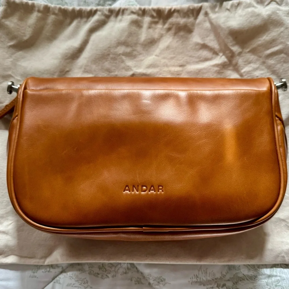 Andar The Waymaker Crossbody Bag - Picture 3 of 6
